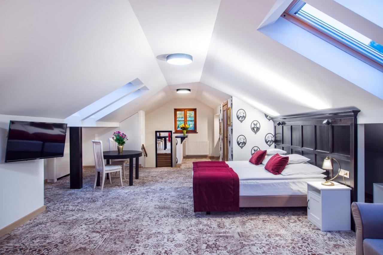 Hotel Dwa Ksiezyce Kazimierz Dolny Bagian luar foto
