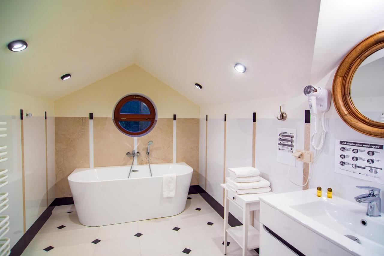 Hotel Dwa Ksiezyce Kazimierz Dolny Bagian luar foto