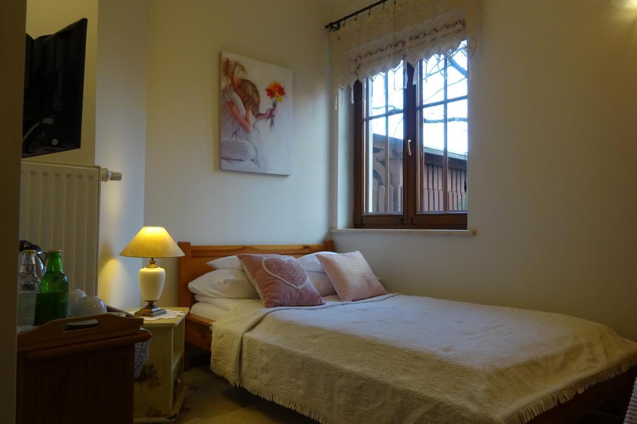 Hotel Dwa Ksiezyce Kazimierz Dolny Bagian luar foto