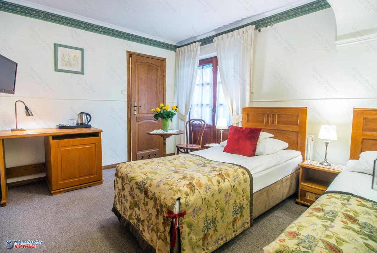 Hotel Dwa Ksiezyce Kazimierz Dolny Bagian luar foto
