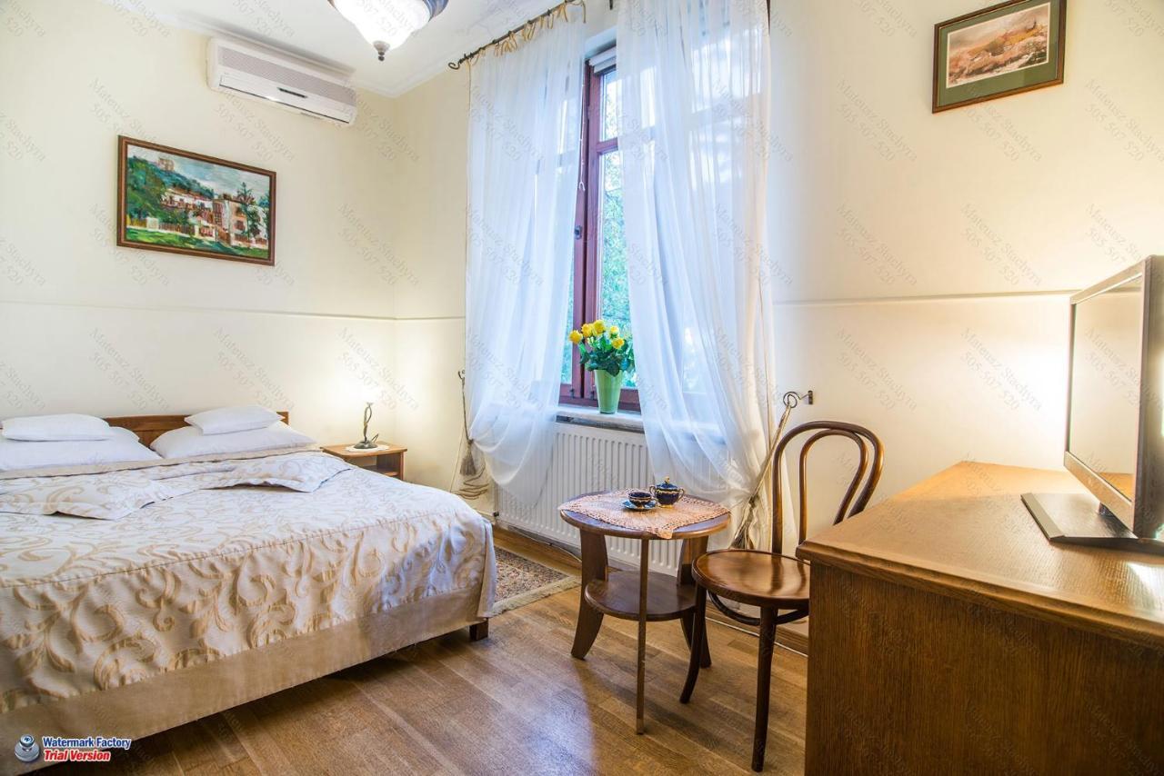 Hotel Dwa Ksiezyce Kazimierz Dolny Bagian luar foto