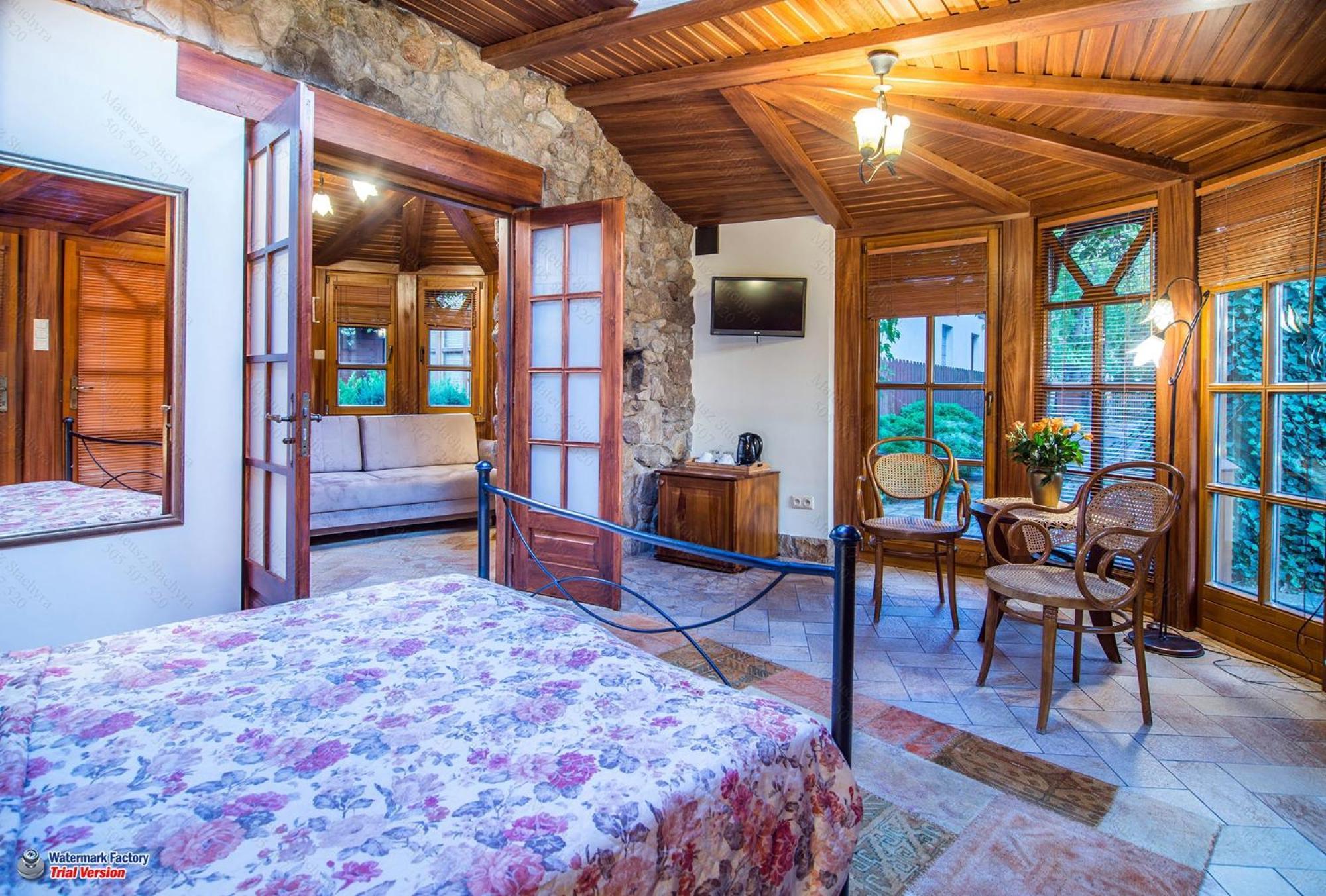 Hotel Dwa Ksiezyce Kazimierz Dolny Bagian luar foto