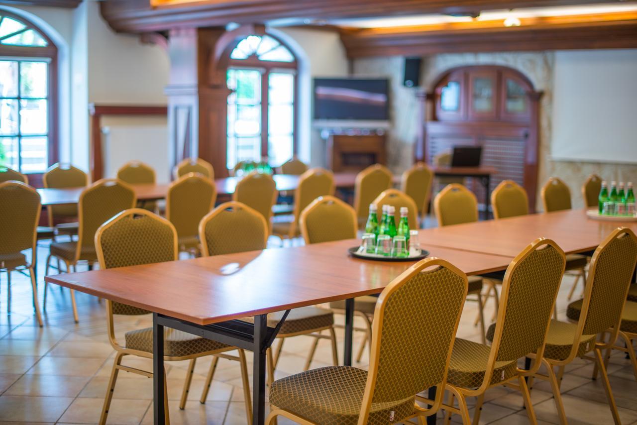 Hotel Dwa Ksiezyce Kazimierz Dolny Bagian luar foto