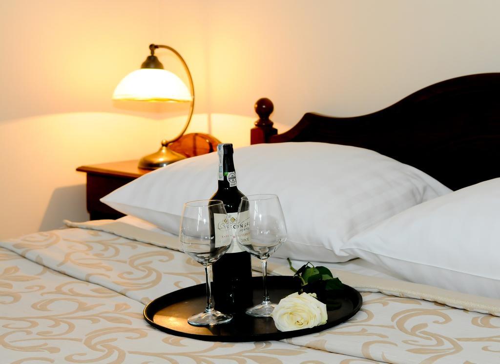 Hotel Dwa Ksiezyce Kazimierz Dolny Ruang foto